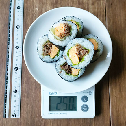 6切れの牛肉太巻き 250g