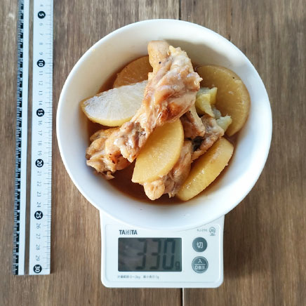 中皿1皿分の手羽元と大根の煮物 330g