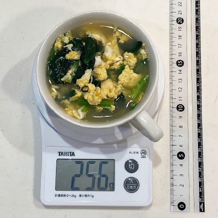 スープカップ1杯のほうれん草と卵のスープ 256g
