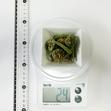 小皿1皿分のこごみの胡麻和え 24g