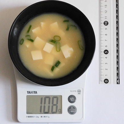 1人分のあさつきと豆腐の味噌汁 177g