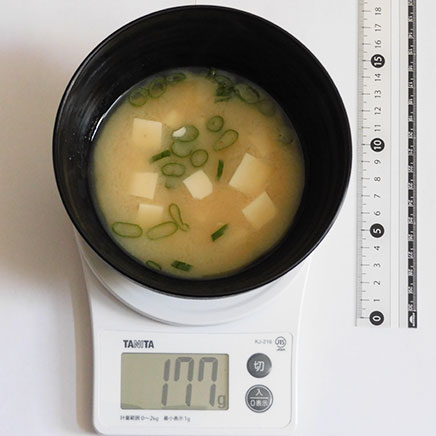 小さいお椀のあさつきと豆腐の味噌汁 108g