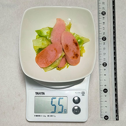 小皿1皿分のキャベツと魚肉ソーセージの炒め物 55g