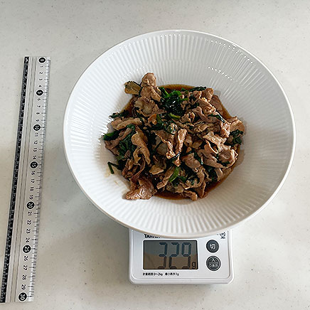大皿1皿分のニラと豚肉の炒め物 329g
