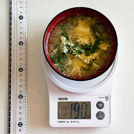 お椀1杯分のニラと卵の味噌汁 190g