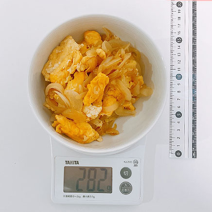大鉢1杯分の卵と玉ねぎの炒め物 282g