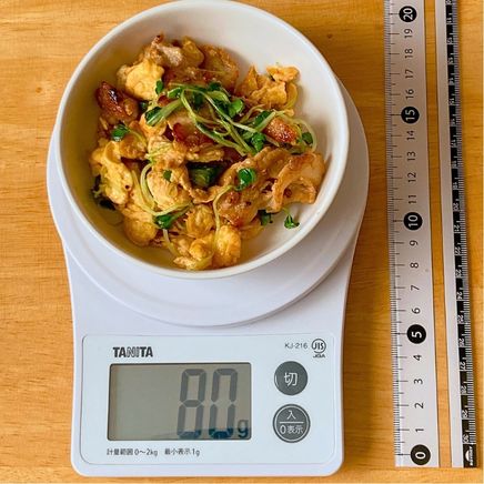 中皿1杯分のかいわれ大根と卵の豚肉炒め 80g