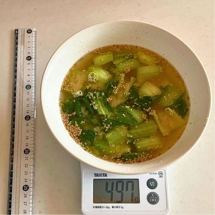 スープ皿1杯分のチンゲン菜の味噌汁 497g