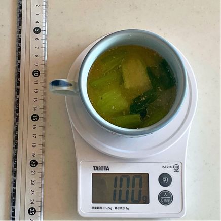 カップ1杯分のチンゲン菜の味噌汁 100g