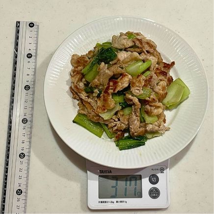 大皿1杯分のチンゲン菜と豚肉の塩炒め 317g