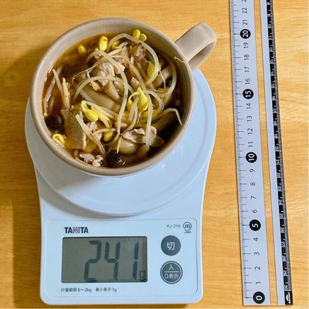 カップ1杯分の大豆もやしのスープ 241g