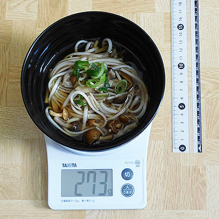 中鉢1杯分の丼のきのこうどん 273g