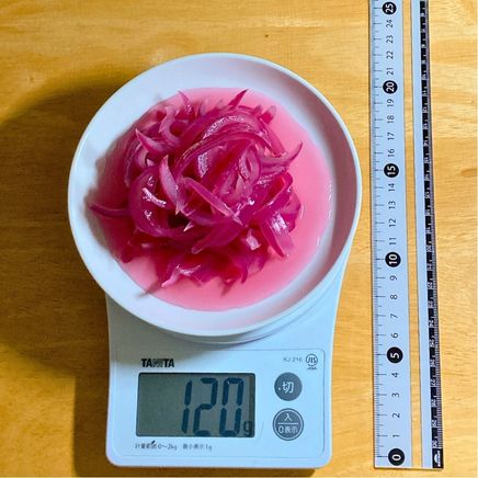 中皿1皿分の赤玉ねぎのピクルス 54kcal