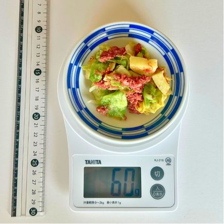 小皿1皿分のキャベツとコンビーフの炒め物 60g