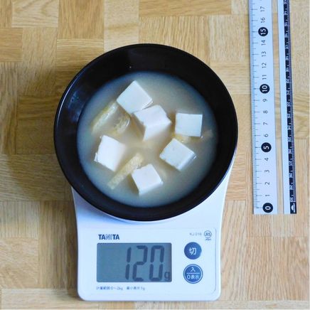 お椀・小 1杯分の豆腐と油揚げの味噌汁 120g