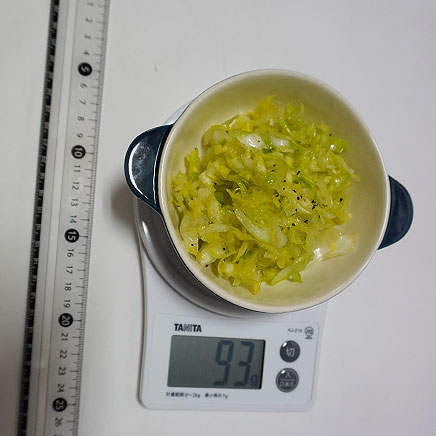 深皿1杯分の塩キャベツのオリーブオイルサラダ 93g