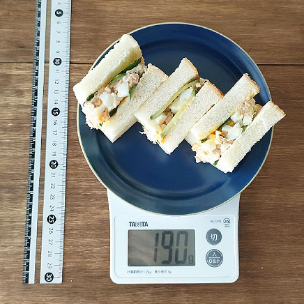 食パン1枚と1/2枚分のツナ卵サンド 190g