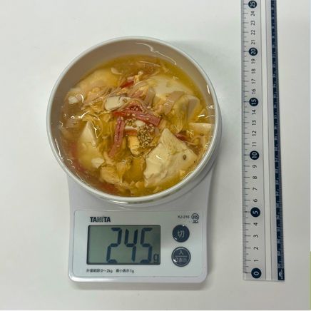 1人前の豆腐とカニカマのスープ