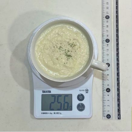 スープカップ1杯分1人前のカリフラワーのポタージュ