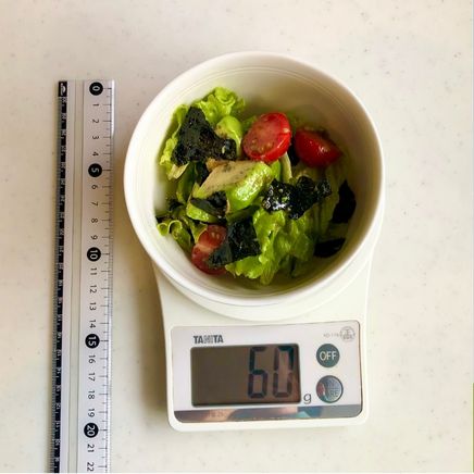 サラダボウル(中)1杯分のサニーレタスサラダ