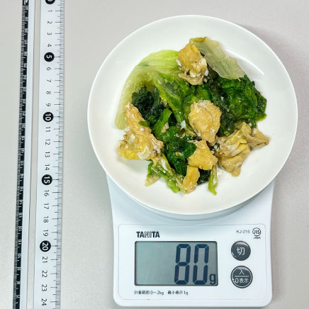 中皿1皿分のサニーレタスの炒め物