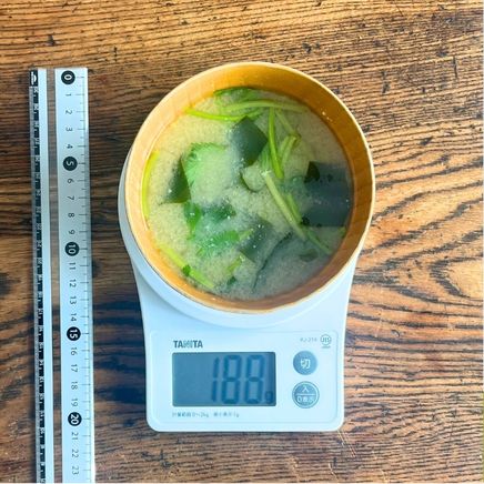 御椀1杯分1人前のみつばの味噌汁