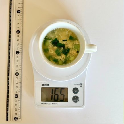 マグカップ1杯分のわけぎのスープ