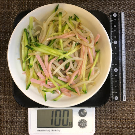 100gのきゅうりともやしの中華サラダ