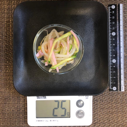おつまみ皿1杯25gのきゅうりともやしの中華サラダ