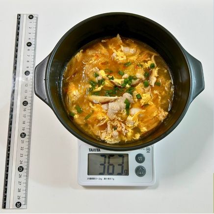 スープボウル1人前のキムチ春雨スープ