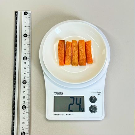 5切れ分のにんじんの素揚げ