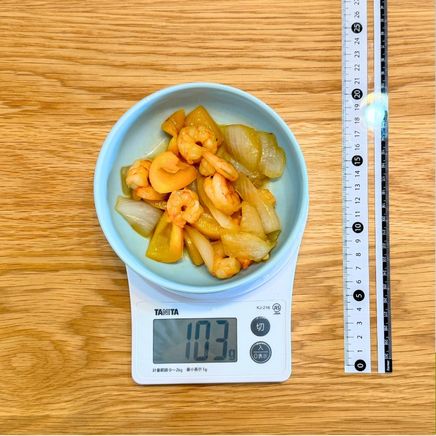 縁高皿（小）・一皿分の黄ピーマンの炒め物