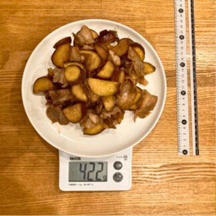 大皿1皿分のさつまいもの炒め物