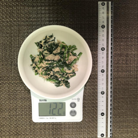 中皿1杯分・1人前のほうれん草とツナのサラダ