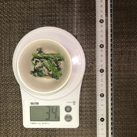 小鉢1杯分のほうれん草とツナのサラダ