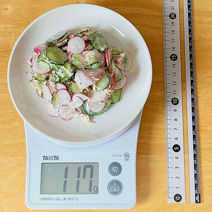 中皿1皿分のはつか大根のサラダ