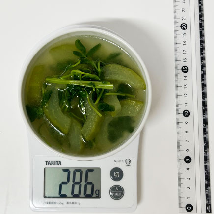 汁椀(中)1杯分の白瓜のスープ