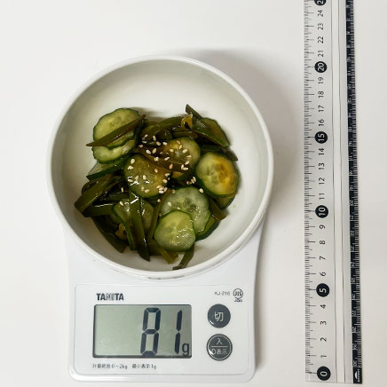 小鉢1杯・1人前の茎わかめときゅうりの酢の物