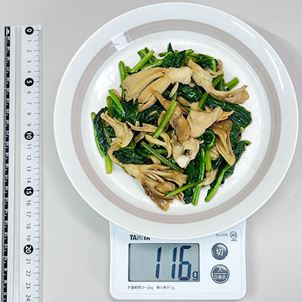 中皿1皿・1人前のほうれん草と舞茸のバター炒め