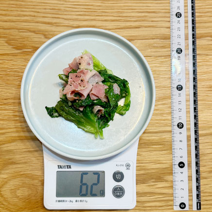 小皿1皿分のリーフレタスの炒め物