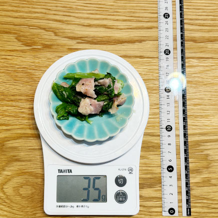 豆皿1皿分のリーフレタスの炒め物