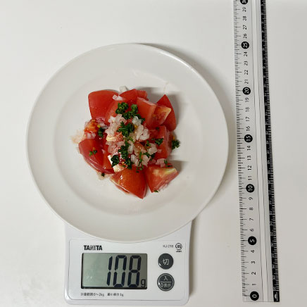 中皿1皿分・2人前のトマトサラダ