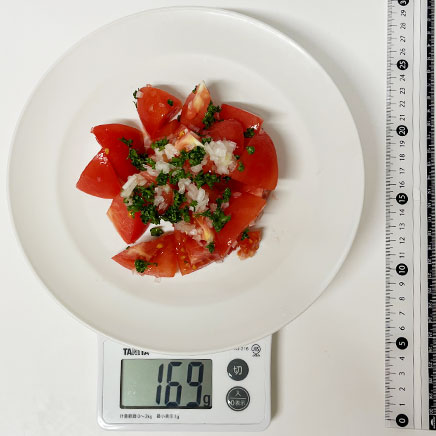 大皿1皿分・3人前のトマトサラダ