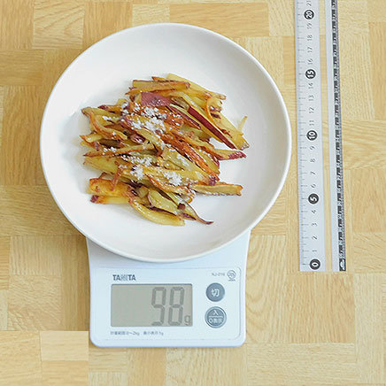 中皿1皿分のさつまいものカリカリ焼き