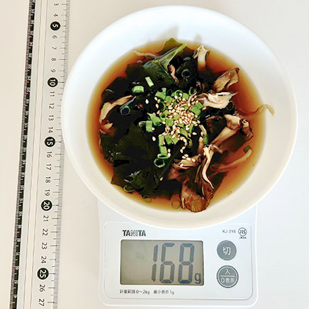 スープカップ1杯・1人前の舞茸とわかめの中華スープ