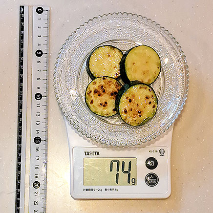 ズッキーニのソテー4切れ分