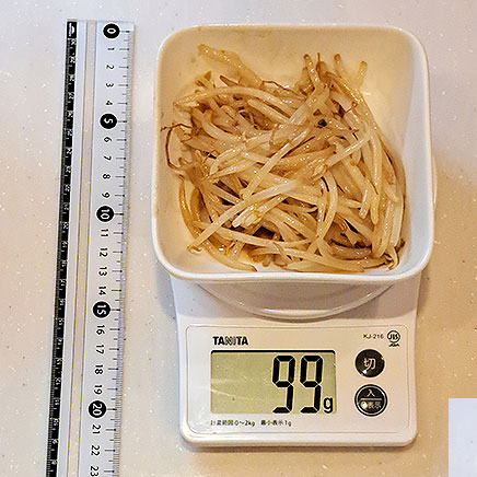 中皿1皿分のもやしのバター醤油炒め