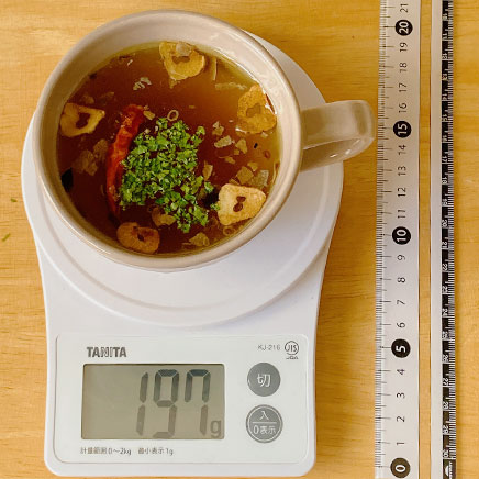 カップ1杯分のにんにくスープ