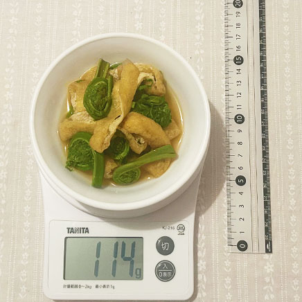 小鉢1杯分のこごみと油揚げの煮物