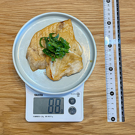 1切れ半分のメカジキのソテー